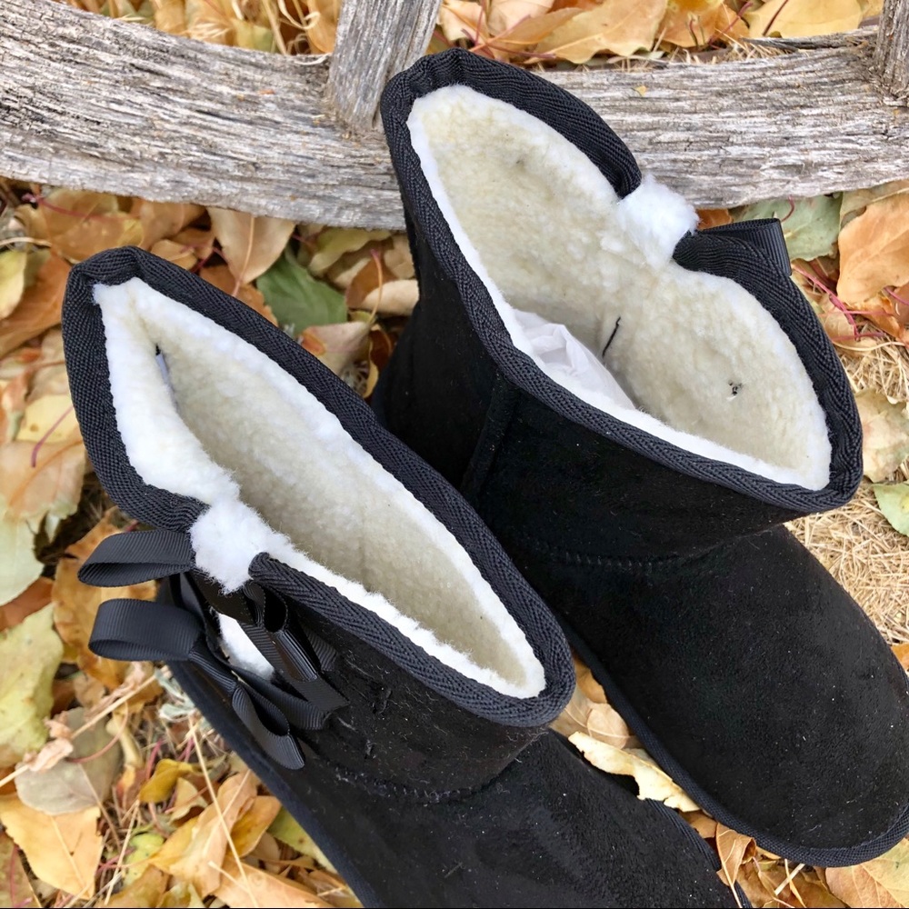 New! Black and White Sherpa Boot with Ribbon Bows - Picture 5 of 8